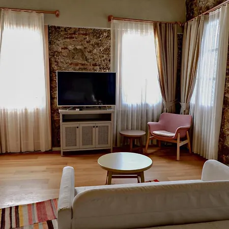 Bono Old Town Apartahotel 4*