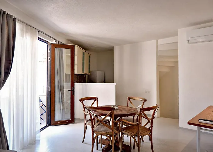 Bono Old Town מלון דירות מרמריס