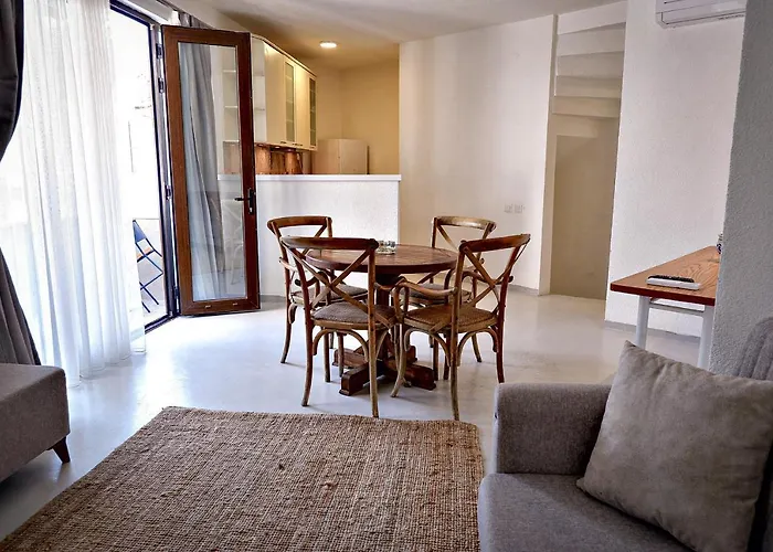 Bono Old Town Aparthotel 4*