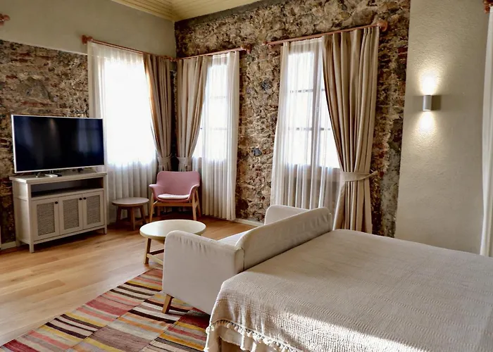 מלון דירות Bono Old Town 4*