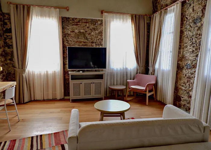 Bono Old Town Aparthotel 4*